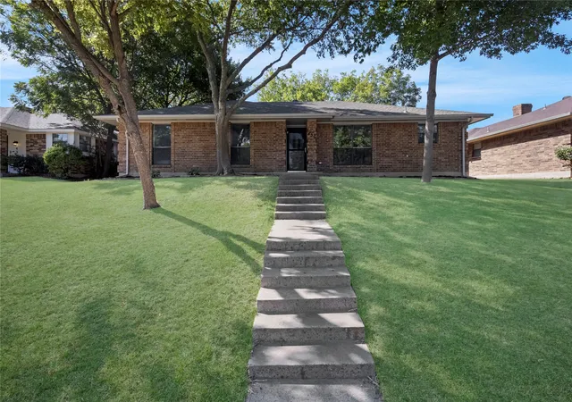 Photo 1 of Sale Pending at 430 Timberline Dr, Duncanville, TX 75137 | MLS# 21352960 | Listing updated on 2026-08-24