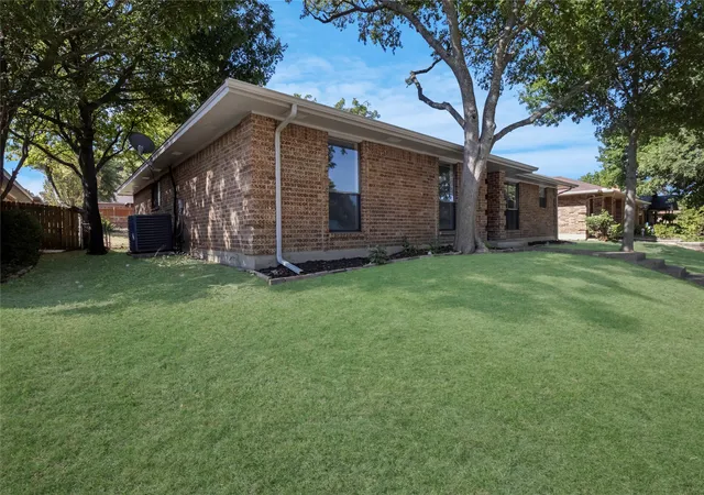 Photo 2 of Sale Pending at 430 Timberline Dr, Duncanville, TX 75137 | MLS# 21352960 | Listing updated on 2026-08-24