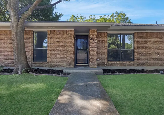 Photo 4 of Sale Pending at 430 Timberline Dr, Duncanville, TX 75137 | MLS# 21352960 | Listing updated on 2026-08-24