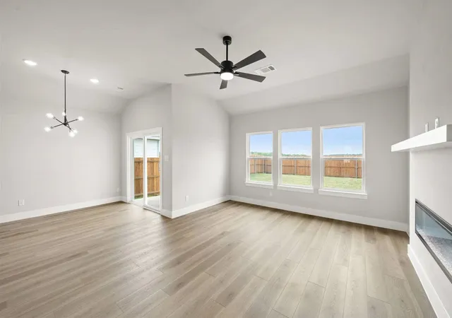 Photo 4 of Sale Pending at 312 Sequoia Ln, Denton, TX 76210 | MLS# 21356757 | Listing updated on 2026-08-23
