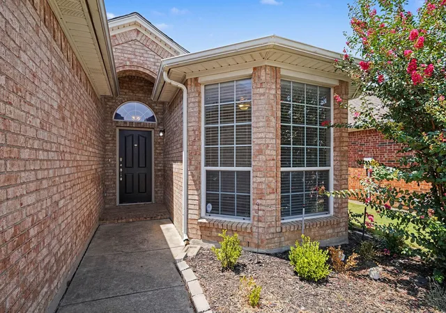 Photo 2 of Single family home for sale at 3804 Wellsburg Wy, Fort Worth, TX 76244 | MLS# 21355848 | Listing updated on 2026-08-12