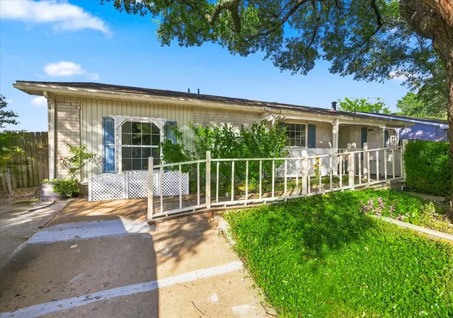 Photo 1 of Single family home for sale at 6305 Magnolia Ln, Rowlett, TX 75089 | MLS# 21355480 | Listing updated on 2026-09-04