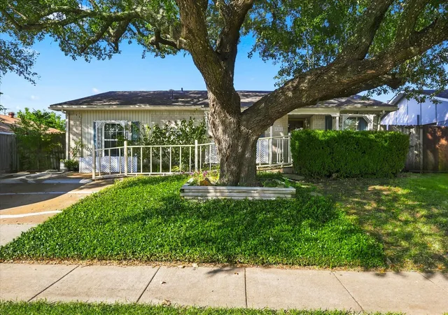 Photo 2 of Single family home for sale at 6305 Magnolia Ln, Rowlett, TX 75089 | MLS# 21355480 | Listing updated on 2026-09-04