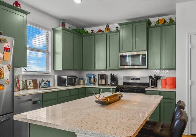 Photo 2 of Single family home for sale at 808 Jaguar Rdg, Godley, TX 76044 | MLS# 21303828 | Listing updated on 2026-09-03