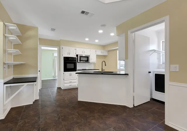 Photo 4 of Single family home for sale at 2207 Glen Forest Ln, Plano, TX 75023 | MLS# 21354712 | Listing updated on 2026-08-22