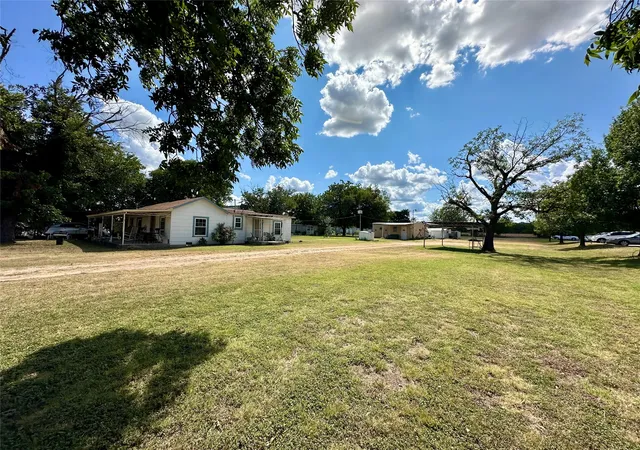 Photo 2 of Single family home for sale at 1107 S Austin, Comanche, TX 76442 | MLS# 21356816 | Listing updated on 2026-10-06