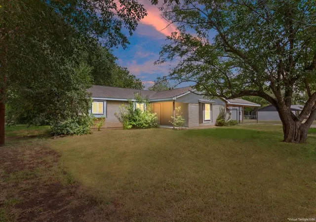 Photo 1 of Single family home for sale at 901 S Old Temple Rd, Lorena, TX 76655 | MLS# 21350421 | Listing updated on 2026-08-11