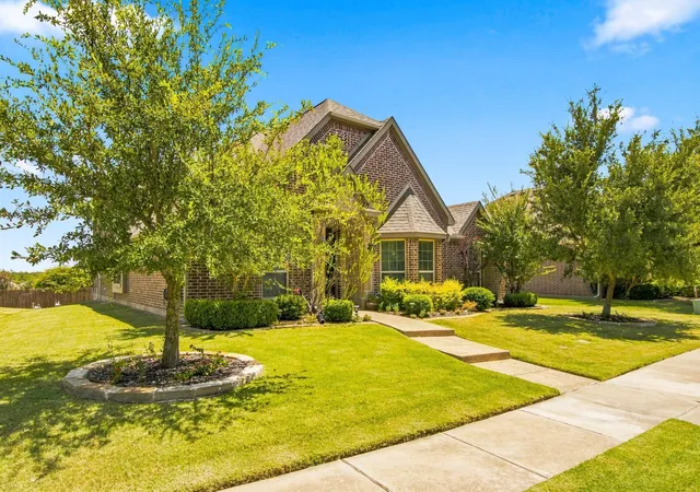Photo 2 of Single family home for sale at 6828 Flicker Ln, Plano, TX 75074 | MLS# 21356686 | Listing updated on 2026-08-29