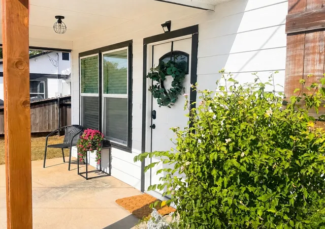 Photo 3 of Single family home for sale at 106 Raymond St, Bowie, TX 76230 | MLS# 21356580 | Listing updated on 2026-08-31