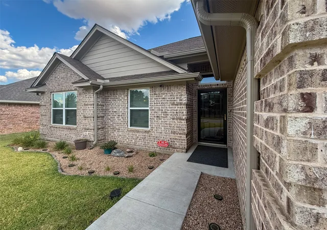 Photo 1 of Single family home for sale at 219 Quail Run, Aubrey, TX 76227 | MLS# 21355368 | Listing updated on 2026-08-13