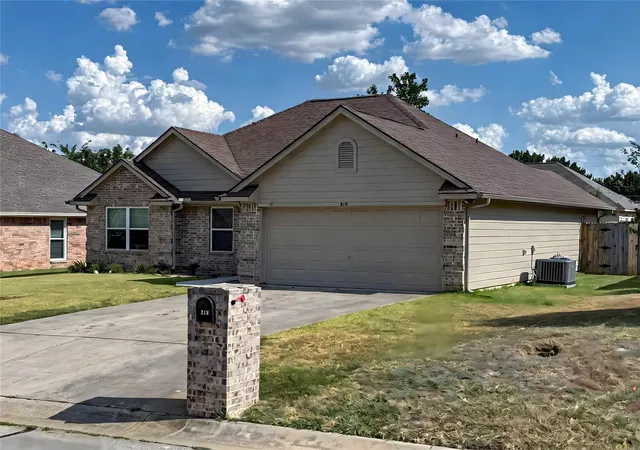 Photo 3 of Single family home for sale at 219 Quail Run, Aubrey, TX 76227 | MLS# 21355368 | Listing updated on 2026-08-13