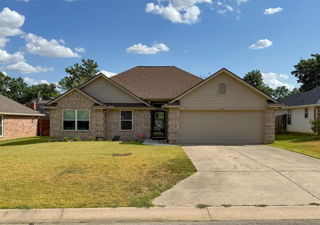 Photo 3 of Single family home for sale at 219 Quail Run, Aubrey, TX 76227 | MLS# 21355368 | Listing updated on 2026-08-13