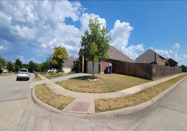 Photo 3 of Single family home for sale at 2101 Jayden Ln, Wylie, TX 75098 | MLS# 21356175 | Listing updated on 2026-09-16