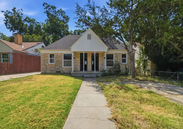 Photo 1 of Sale Pending at 2508 Roanoke Ave, Dallas, TX 75235 | MLS# 21356811 | Listing updated on 2026-08-30