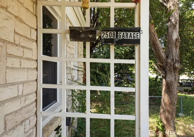 Photo 2 of Sale Pending at 2508 Roanoke Ave, Dallas, TX 75235 | MLS# 21356811 | Listing updated on 2026-08-30