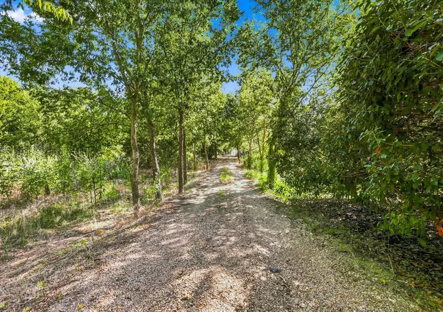 Photo 3 of Single family home for sale at 6103 W Hwy 175, Kaufman, TX 75142 | MLS# 21348656 | Listing updated on 2026-08-16