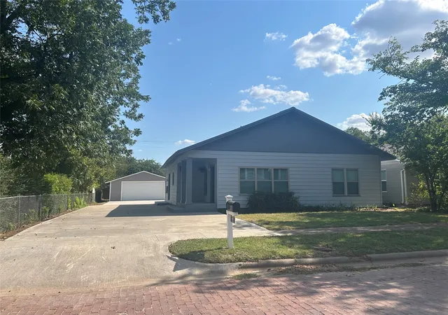 Photo 1 of Sale Pending at 407 W Hamilton St, Olney, TX 76374 | MLS# 21356936 | Listing updated on 2026-08-22
