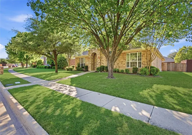 Photo 2 of Single family home for sale at 1009 Muir Woods Dr, Allen, TX 75002 | MLS# 21356565 | Listing updated on 2026-08-23