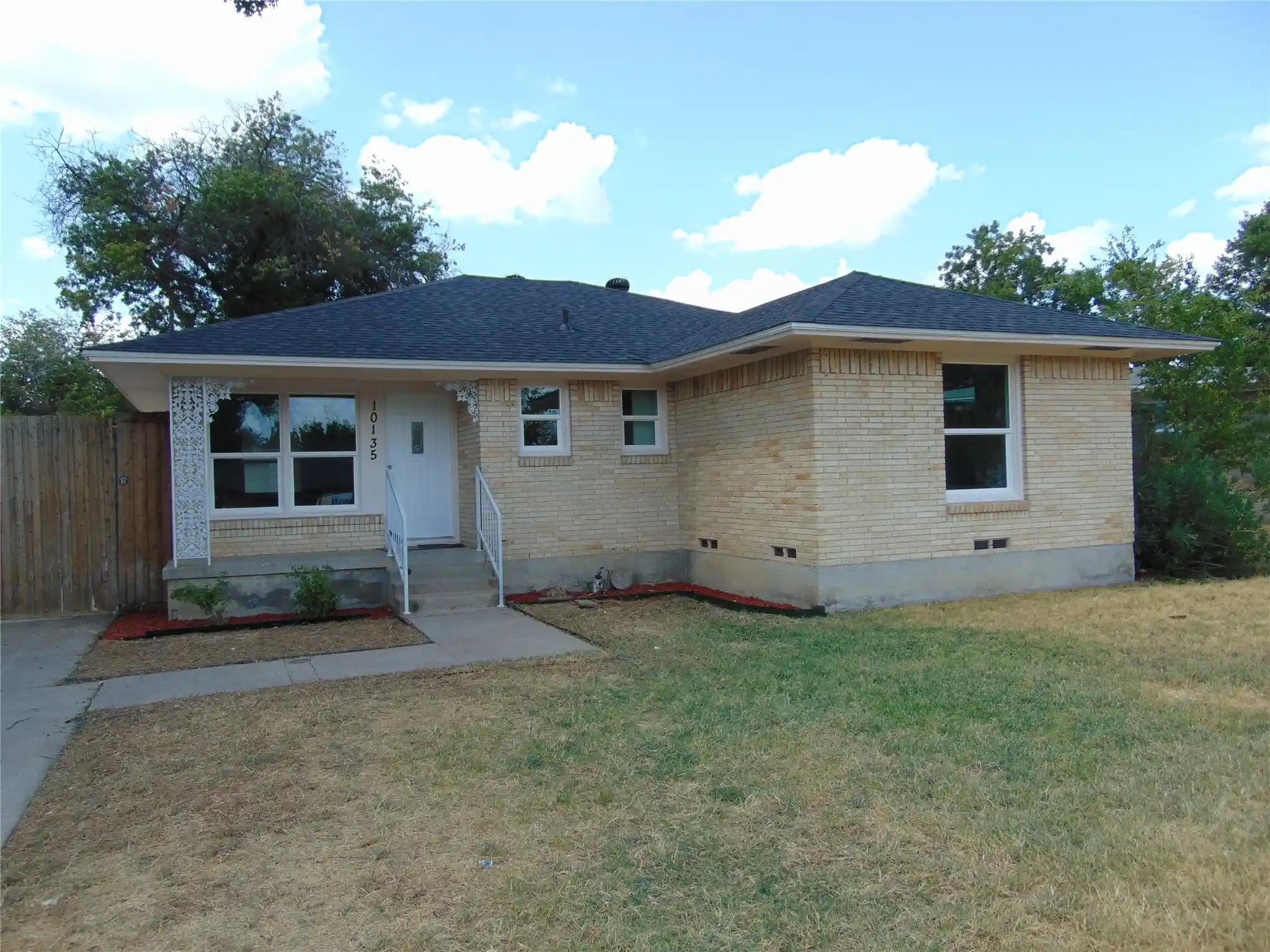 Single family home for sale at 10135 San Juan Ave, Dallas, TX 75228 | MLS# 21347151