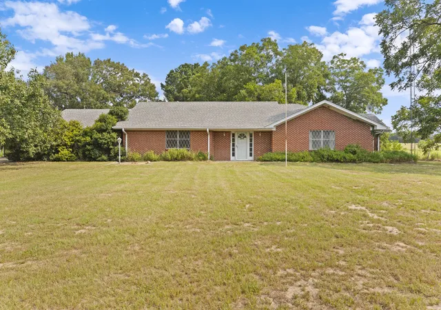 Photo 3 of House for sale at 3349 E State Hwy 154, Quitman, TX 75783 | MLS# 21356912 | Listing updated on 2026-08-12