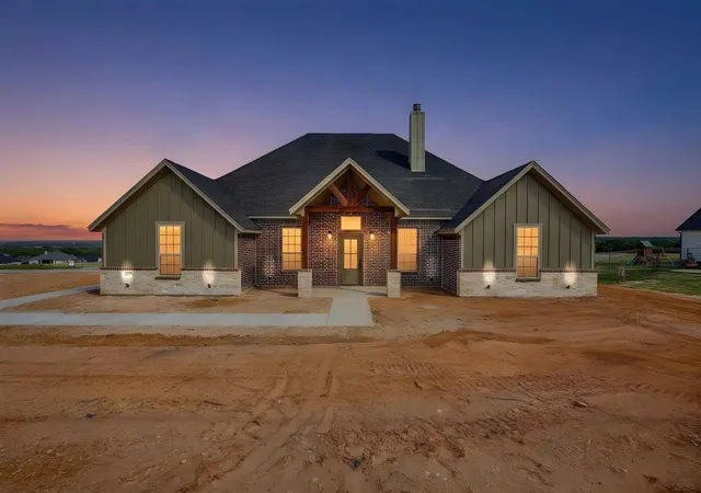 Photo 2 of Single family home for sale at 1016 Agnes Rd, Springtown, TX 76082 | MLS# 21357031 | Listing updated on 2026-09-28