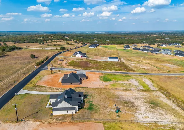 Photo 4 of Single family home for sale at 1016 Agnes Rd, Springtown, TX 76082 | MLS# 21357031 | Listing updated on 2026-09-28