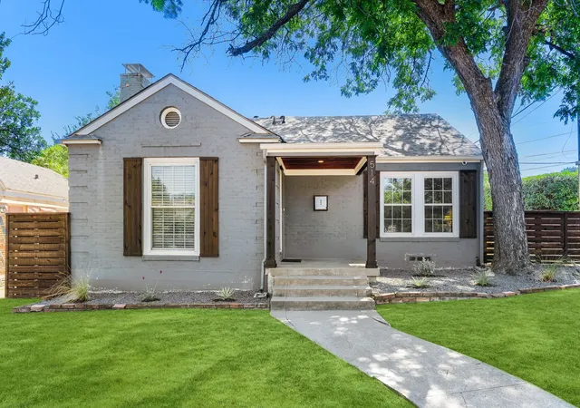 Photo 1 of Single family home for sale at 514 S Westmoreland Rd, Dallas, TX 75211 | MLS# 21357042 | Listing updated on 2026-08-20