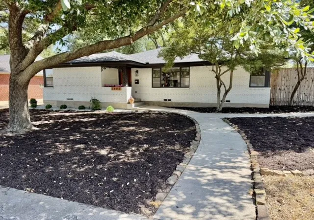 Photo 1 of Single family home for sale at 6404 E Lovers Ln, Dallas, TX 75214 | MLS# 21357047 | Listing updated on 2026-08-28