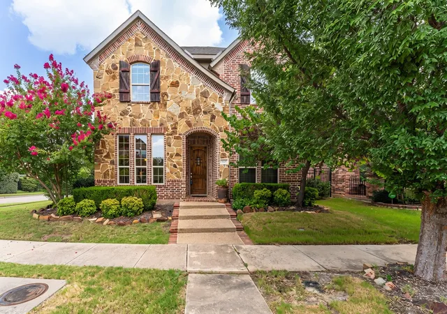 Photo 1 of Single family home for sale at 3817 Plum Vista Pl, Arlington, TX 76005 | MLS# 21353903 | Listing updated on 2026-09-18