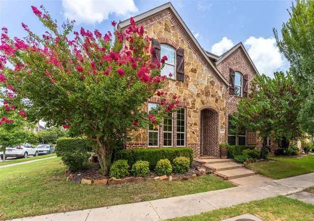 Photo 2 of Single family home for sale at 3817 Plum Vista Pl, Arlington, TX 76005 | MLS# 21353903 | Listing updated on 2026-09-18
