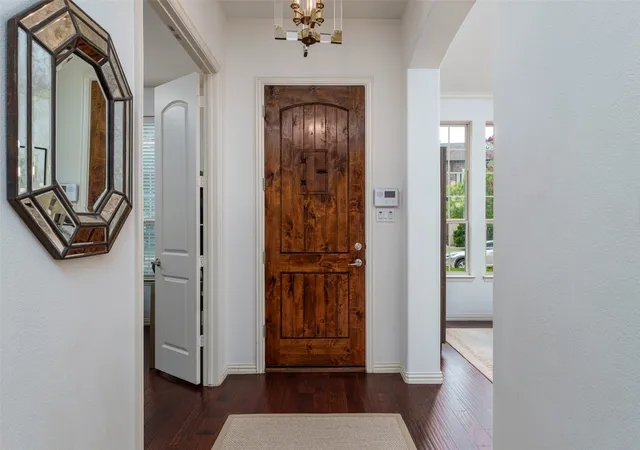 Photo 3 of Single family home for sale at 3817 Plum Vista Pl, Arlington, TX 76005 | MLS# 21353903 | Listing updated on 2026-09-18
