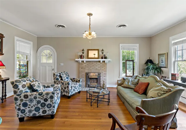 Photo 3 of Single family home for sale at 610 Fitzhugh, Paris, TX 75460 | MLS# 21356920 | Listing updated on 2026-08-13