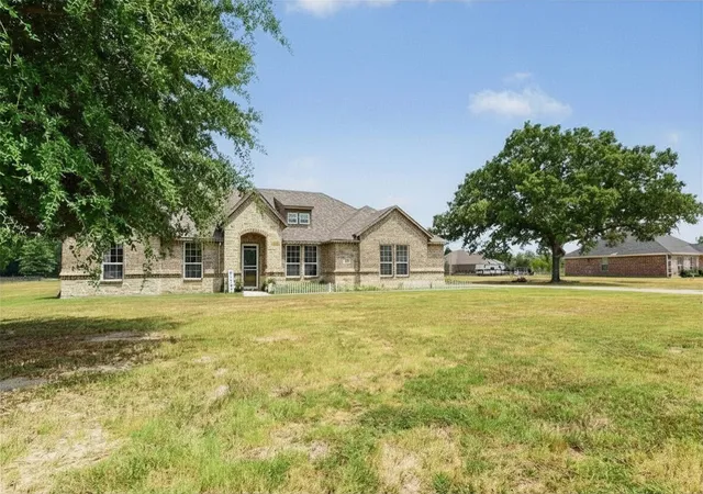 Photo 3 of Single family home for sale at 150 Private Road 7204, Wills Point, TX 75169 | MLS# 21355724 | Listing updated on 2026-08-12
