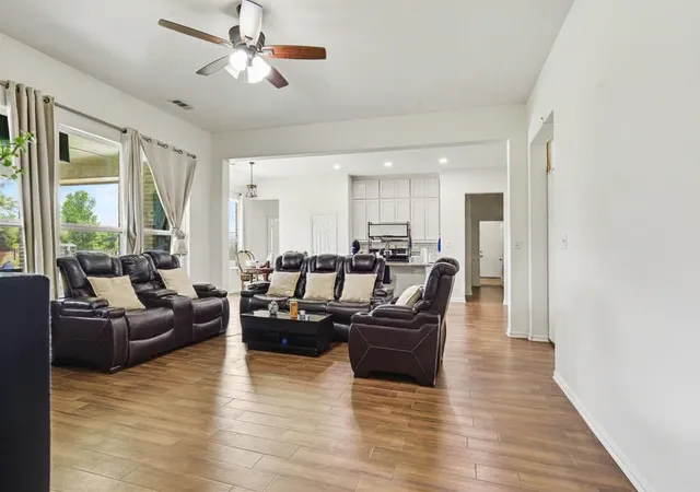 Photo 4 of Single family home for sale at 150 Private Road 7204, Wills Point, TX 75169 | MLS# 21355724 | Listing updated on 2026-08-12