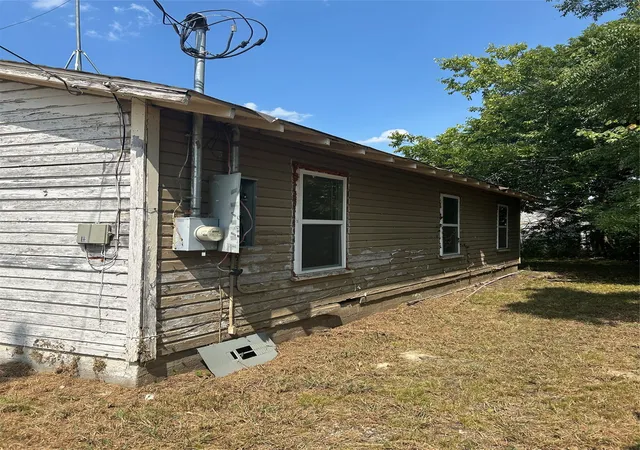 Photo 3 of Single family home for sale at 204 8Th St, Honey Grove, TX 75446 | MLS# 21355231 | Listing updated on 2026-08-12