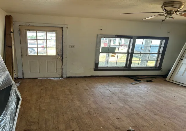 Photo 4 of Single family home for sale at 204 8Th St, Honey Grove, TX 75446 | MLS# 21355231 | Listing updated on 2026-08-12
