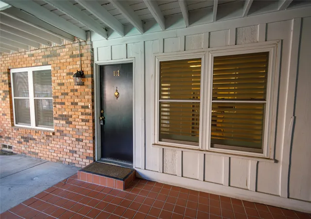 Photo 3 of Condo for sale at 4206 Newton Ave #112, Dallas, TX 75219 | MLS# 21350117 | Listing updated on 2026-10-07