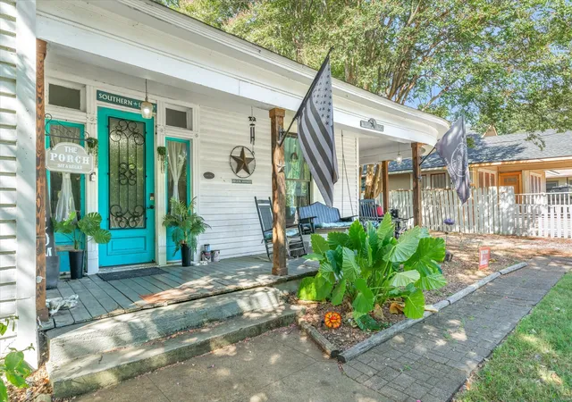 Photo 3 of Single family home for sale at 105 Johnson St, Terrell, TX 75160 | MLS# 21356038 | Listing updated on 2026-08-30