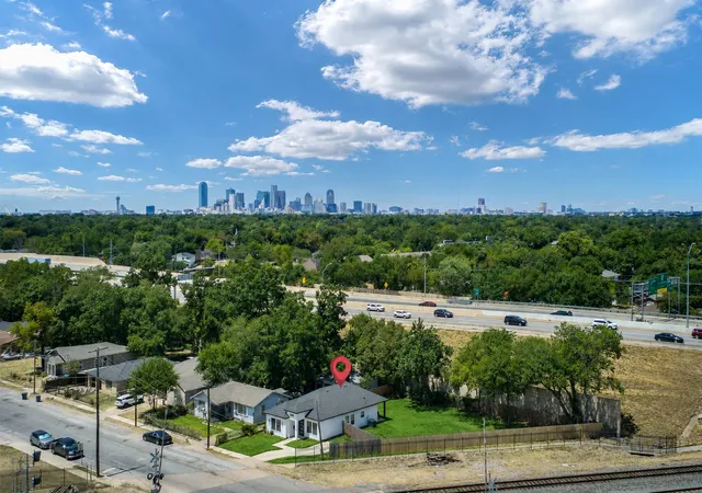 Photo 3 of Single family home for sale at 2749 Bethurum Ave, Dallas, TX 75215 | MLS# 21357077 | Listing updated on 2026-08-12