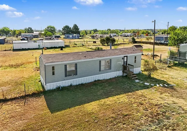 Photo 1 of Manufactured home for sale at 16274 Joshua Ln, Kemp, TX 75143 | MLS# 21355605 | Listing updated on 2026-08-31