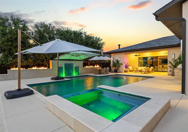 Photo 1 of Sale Pending at 200 Winnie Dr, Colleyville, TX 76034 | MLS# 21355181 | Listing updated on 2026-10-03