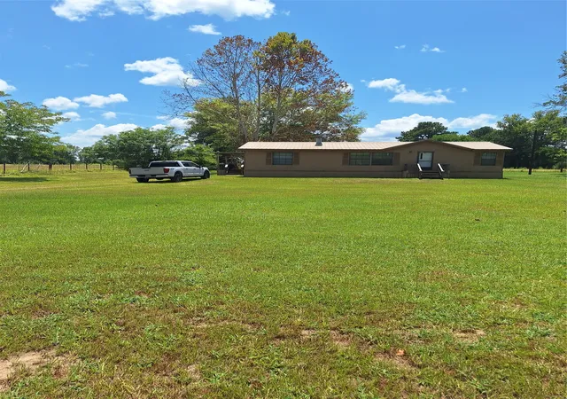Photo 2 of Manufactured home for sale at 10659 Wesley Rd, Vivian, LA 71082 | MLS# 21357188 | Listing updated on 2026-09-21