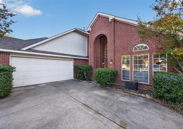 Photo 3 of Single family home for sale at 1911 Enchanted Ln, Mansfield, TX 76063 | MLS# 21357168 | Listing updated on 2026-10-04