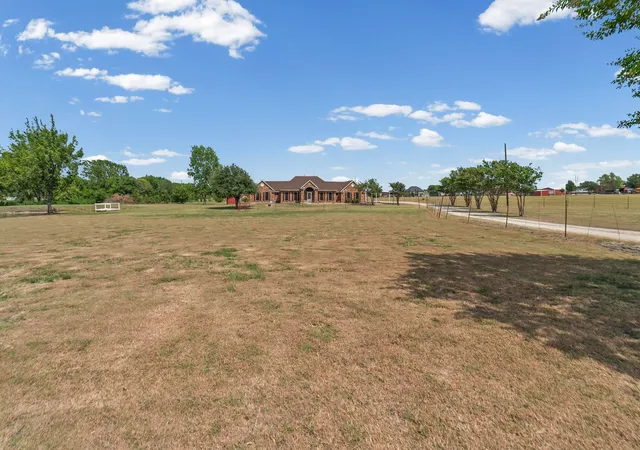 Photo 2 of Single family home for sale at 627 County Road 4445, Trenton, TX 75490 | MLS# 21351573 | Listing updated on 2026-08-11