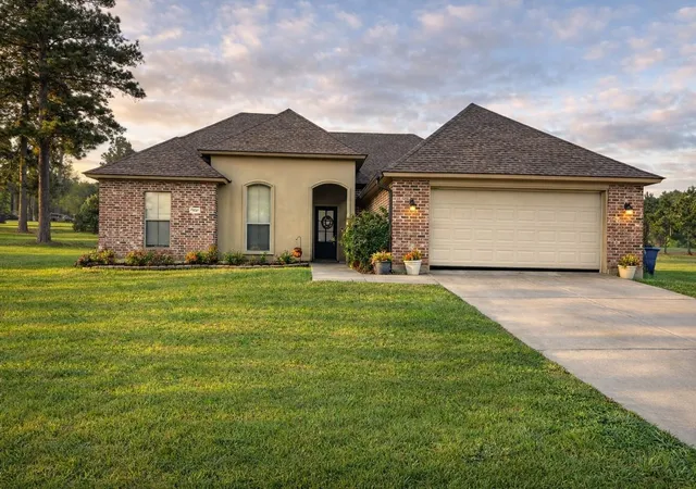 Photo 1 of Sale Pending at 3848 Lakeside Dr, Shreveport, LA 71119 | MLS# 21357185 | Listing updated on 2026-08-15