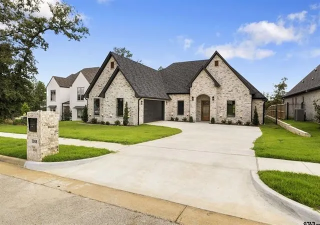 Photo 1 of Single family home for sale at 3008 Forest Trl, Tyler, TX 75703 | MLS# 21357208 | Listing updated on 2026-09-16