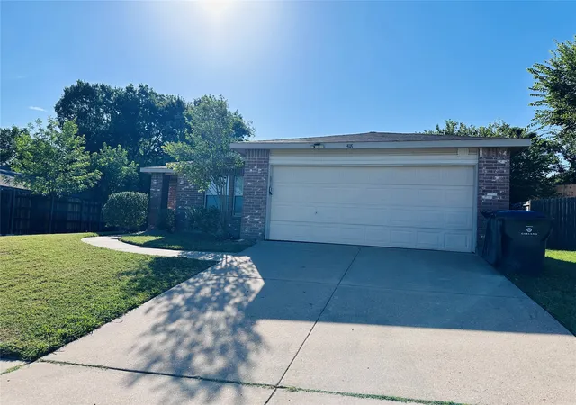 Single family home for sale at 1418 Mill Branch Dr, Garland, TX 75040 | MLS# 21354068