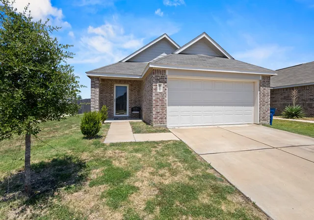 Photo 2 of Single family home for sale at 1600 Luke St, Ennis, TX 75119 | MLS# 21357218 | Listing updated on 2026-09-03