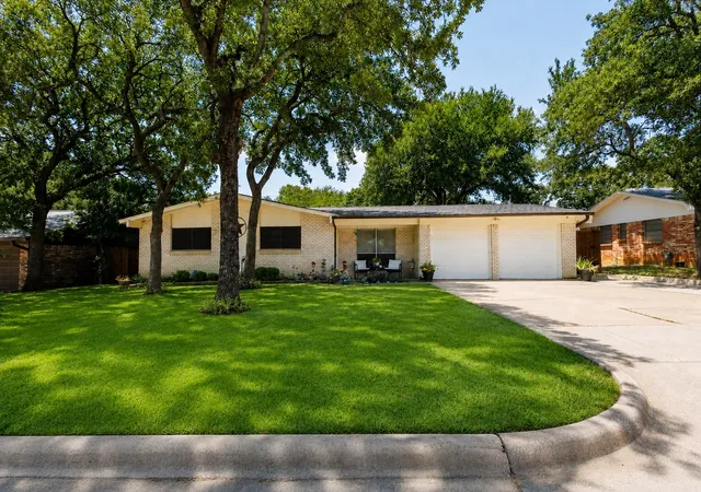 Photo 1 of Single family home for sale at 64 Somerset Ter, Bedford, TX 76022 | MLS# 21357117 | Listing updated on 2026-09-25