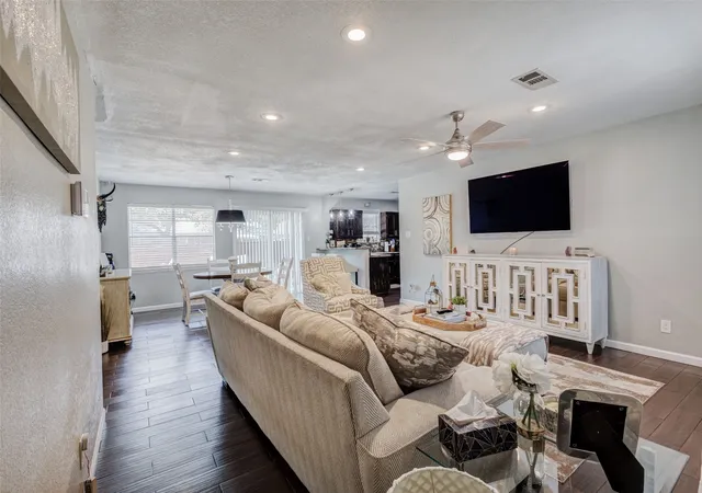 Photo 3 of Single family home for sale at 64 Somerset Ter, Bedford, TX 76022 | MLS# 21357117 | Listing updated on 2026-09-25